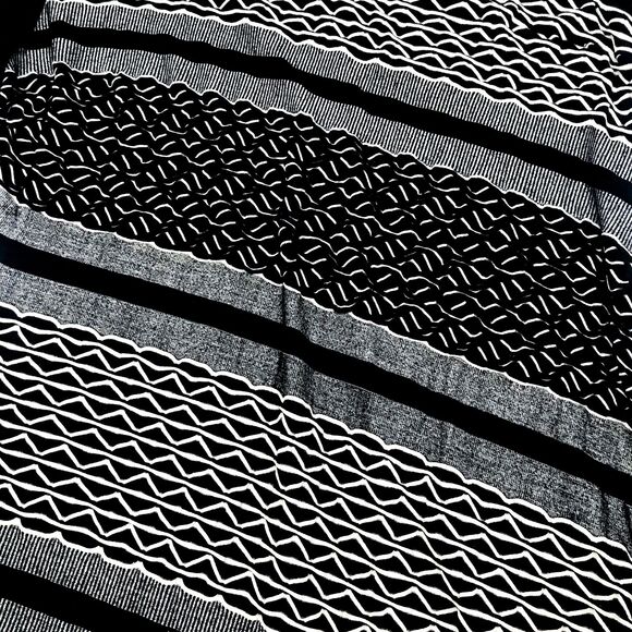 ECI NY Dress Tribal Aztec Black White Ruched L Women Loose Stretch Flowy Sexy - Picture 3 of 16